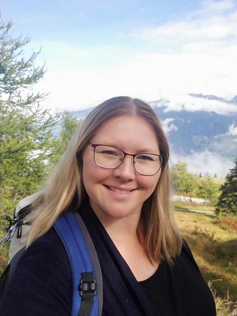 Julia Georgi im Zillertal Österreich beim Wandern